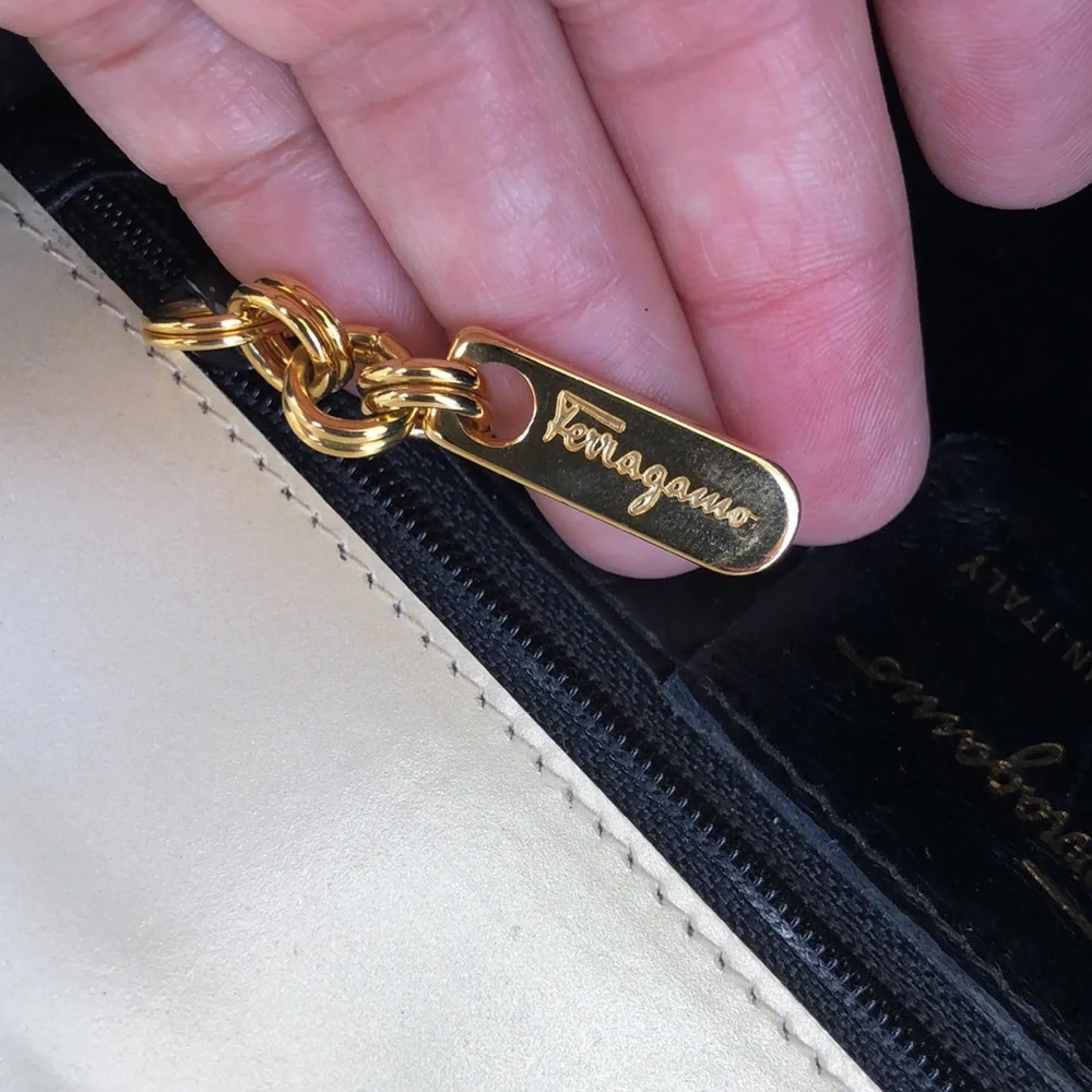 Vintage - SALVATORE FERRAGAMO #L 21 1515 Leather Crossbody Shoulder Bag - Picture 6 of 12